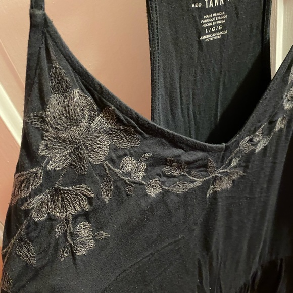 Grey American Eagle flowy tank top. Size large. Only worn once - Picture 4 of 6